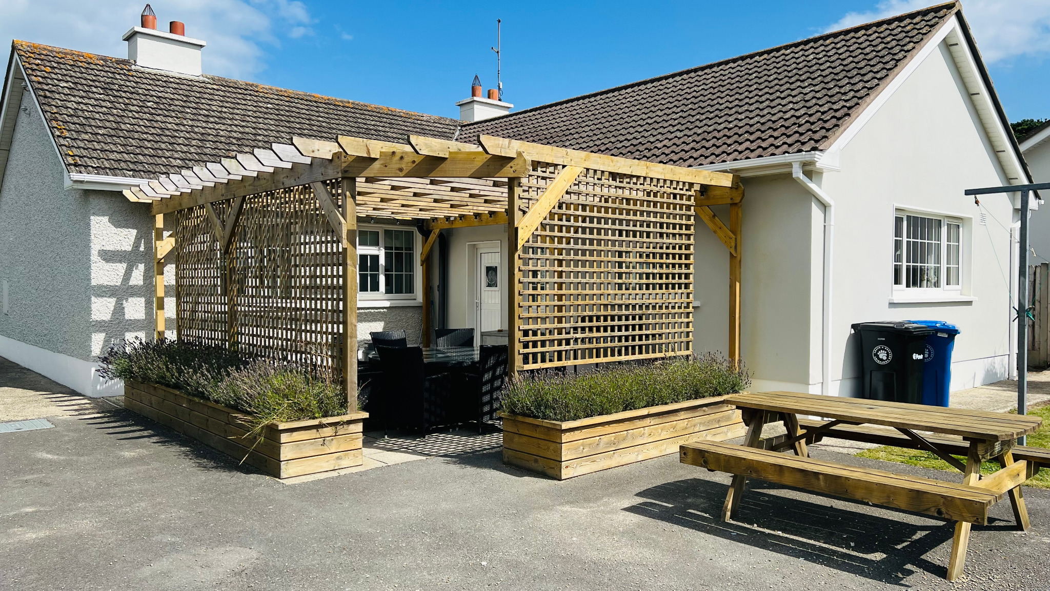 Patio and picnic table at Dash Bungalow